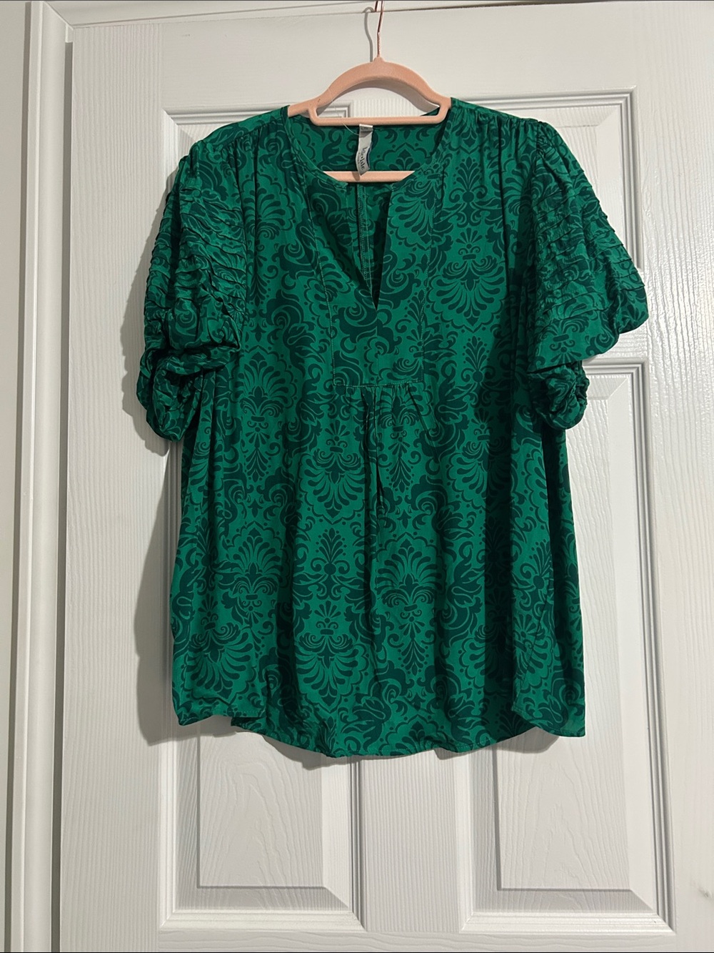 Emerald Patterned Puff-Sleeve Blouse with V-Neck